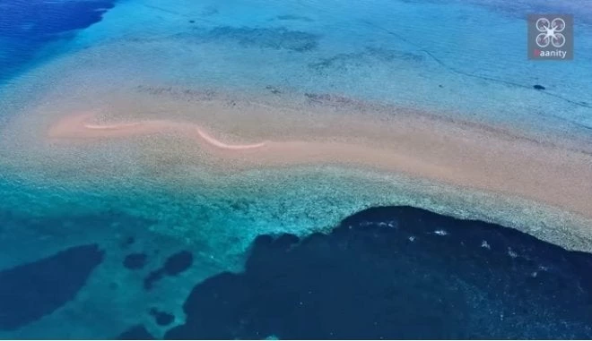 Τα παραδεισένια δίδυμα νησάκια που βυθίζονται – Μία ώρα από την Αθήνα (βίντεο)